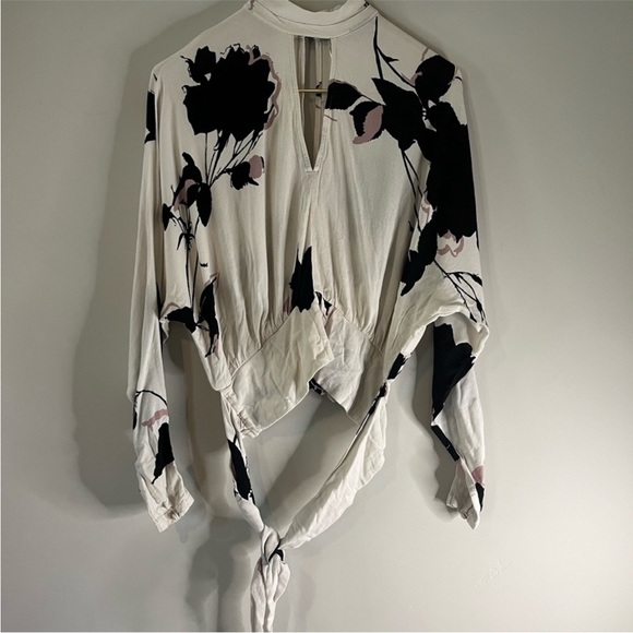 BlOGGER FAVORITE ✨ | FREE PEOPLE | Say you Love Me Blouse | Long sleeve | Small - Picture 4 of 6